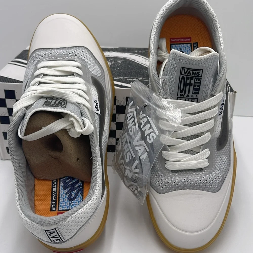 Vans Men’s Ave Knit. White/Gum
VN0005UW9DH
Sneakers - Picture 12 of 16